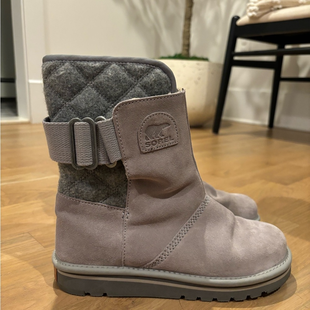 Gray Sorel Campus Snow boot sz 7
